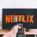 韓国語で「つける」とは?【틀다】意味を勉強しよう!