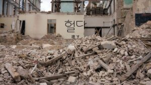 韓国語で「壊す(崩す)」とは？【헐다】意味を勉強しよう！